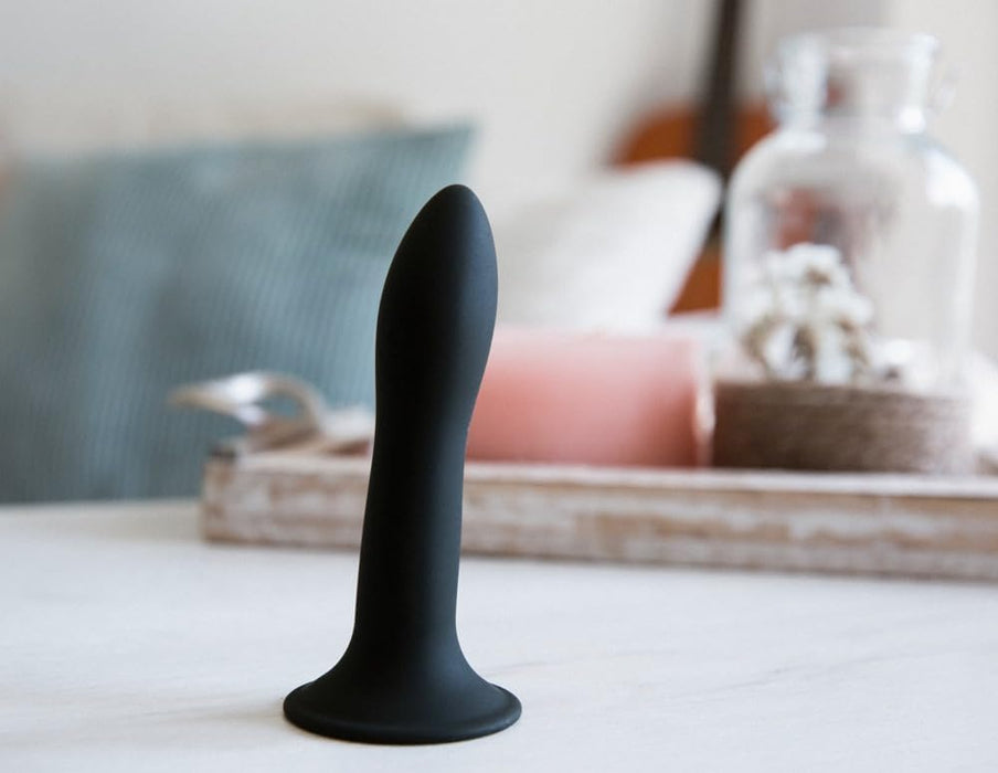 Elastīgs silikona dildo ar spēcīgu piesūcekni