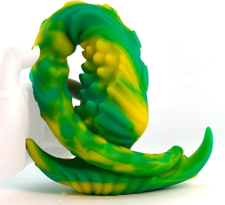 Реалистичный фаллоимитатор в форме щупальца осьминога с сильной присоской