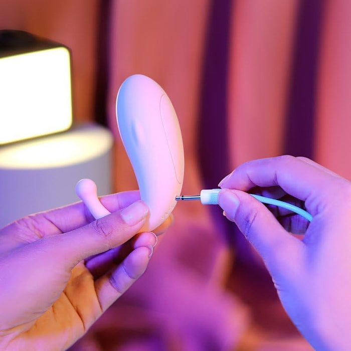 Rozā mini vibrators sievietēm ar 10 vibrācijas režīmiem un aplikāciju